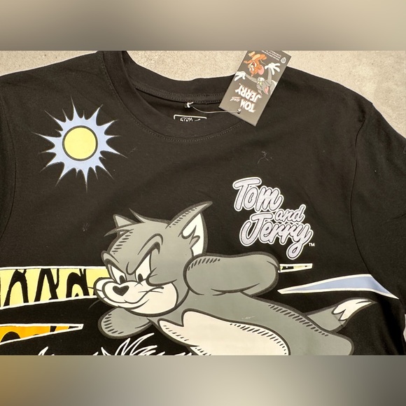 Tom and Jerry The Chase is On t-shirt - Picture 2 of 5
